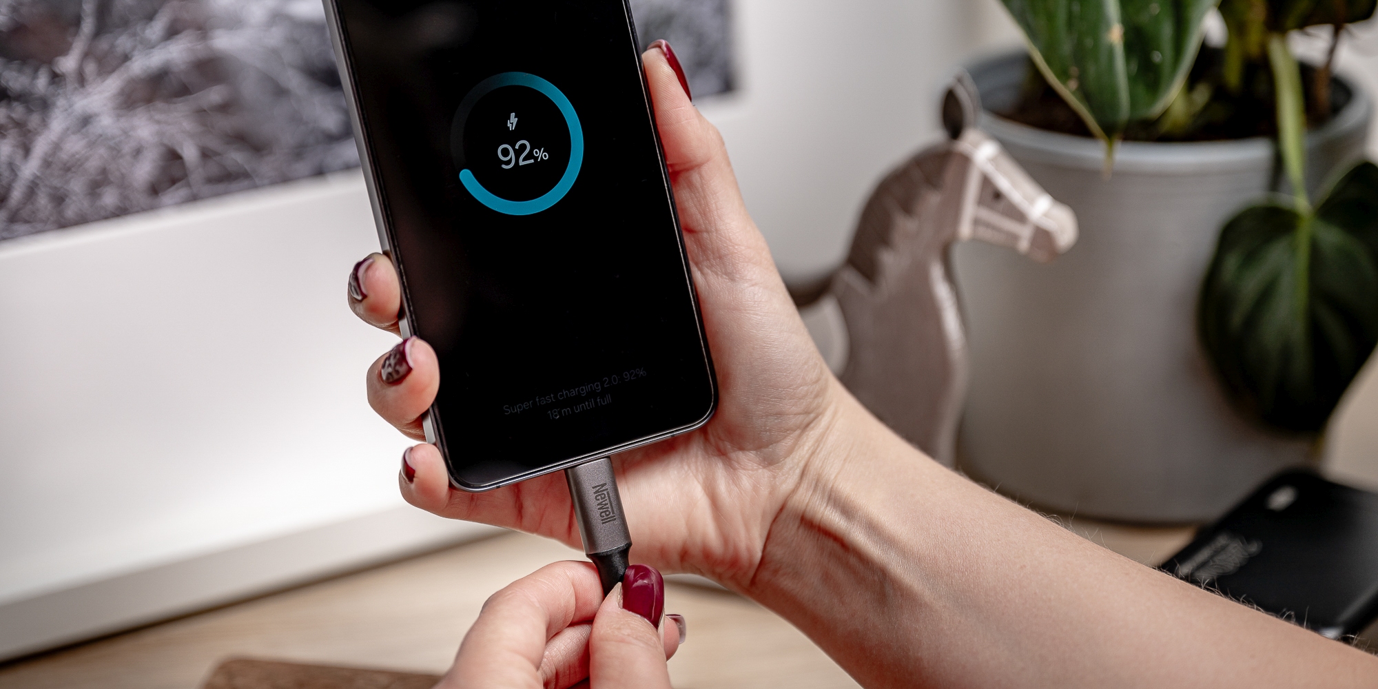 Newell-USB-C-magnetický-kabel-USB-C-3-2-Gen-2-1-m-grafit-8